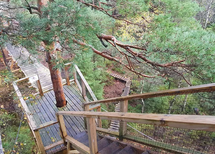 Gluba Treetop Furunala 펜션 *